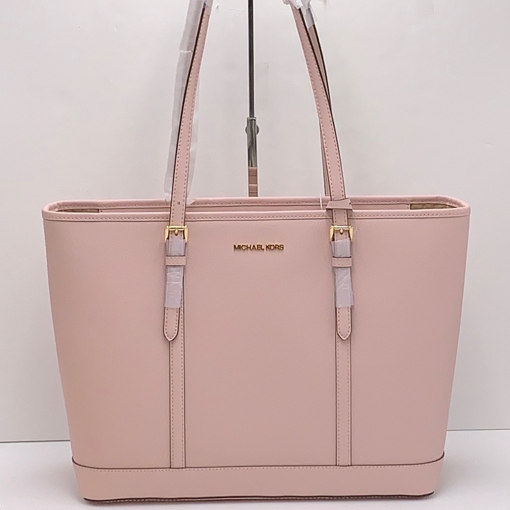 MICHAEL KORS
Jet Set Travel Large Top Zip Shoulder Tote Saffiano Leather
NWT - Picture 15 of 16